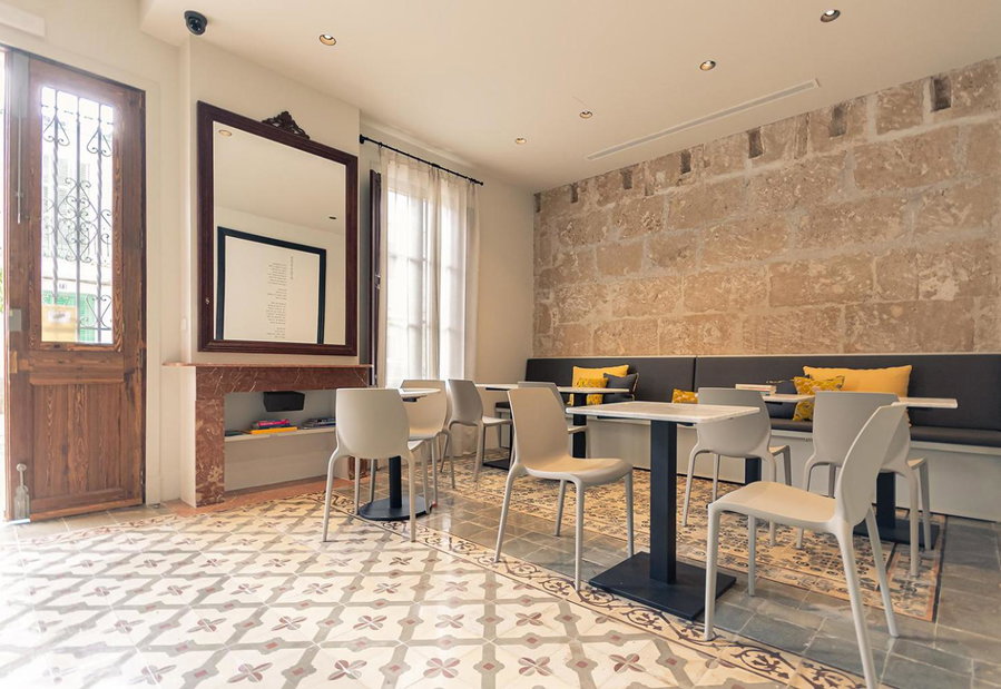 "unic, turisme d'interior", Andratx, Spain