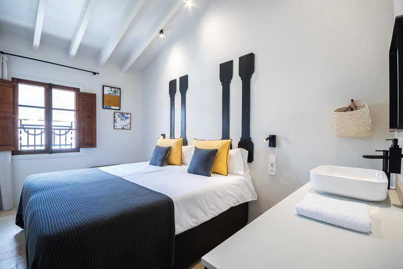 "unic, turisme d'interior", Andratx, Spain