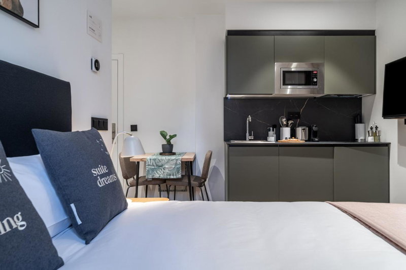 Limehome Vitoria Palacio de los Álava-Velasco, Vitoria-Gasteiz, Spain