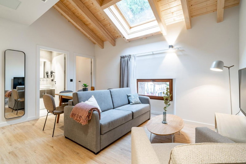 Limehome Vitoria Palacio de los Álava-Velasco, Vitoria-Gasteiz, Spain