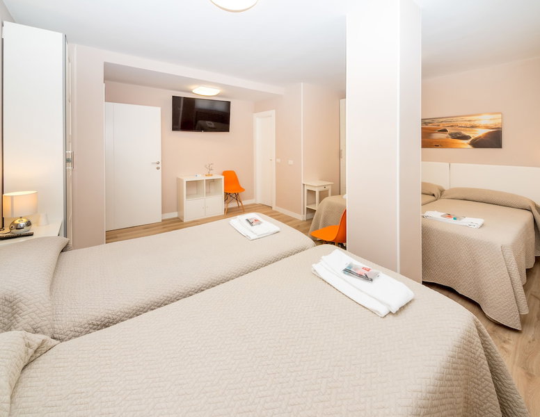 Gestión de Alojamientos Rooms - Guest House, Pamplona, Spain