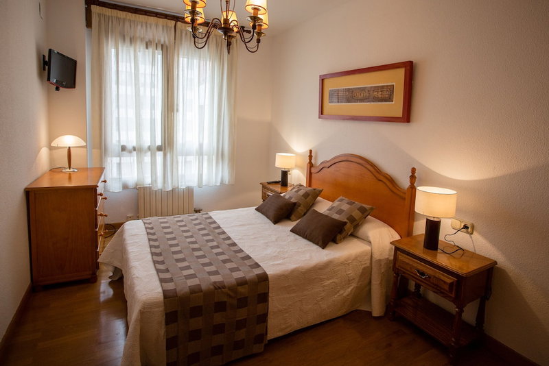 Gestión de Alojamientos Rooms - Guest House, Pamplona, Spain