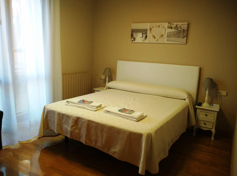 Gestión de Alojamientos Rooms - Guest House, Pamplona, Spain