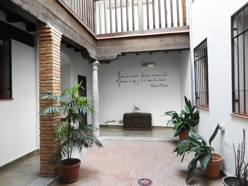 Apartamentos Nahira Suites 3000, Granada, Spain