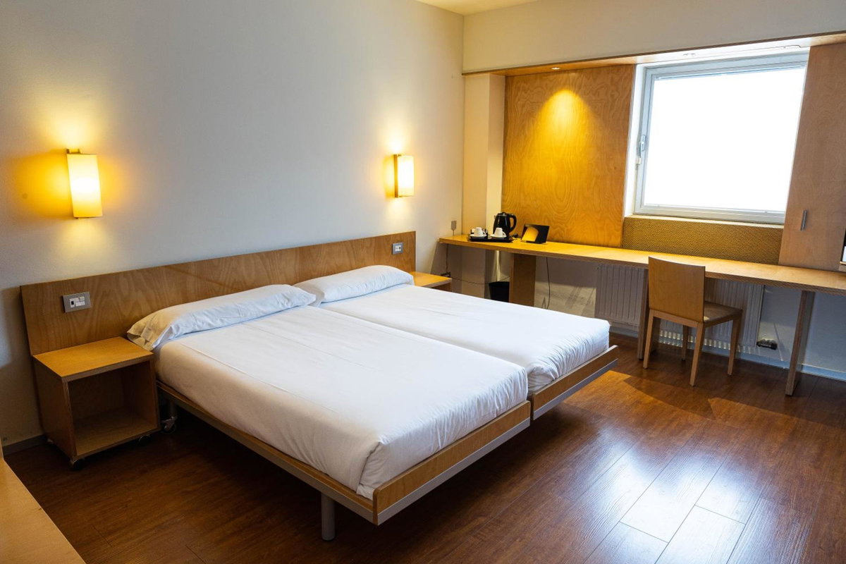 Hotel · ETH Irún, Irún