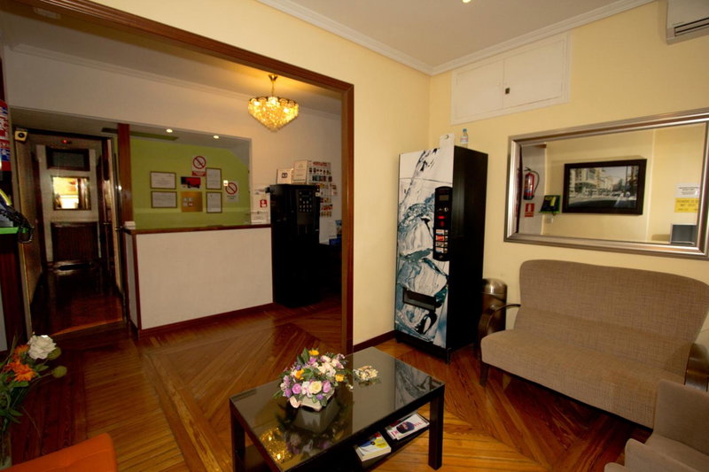 Hostal Los Alpes, Madrid, Spain