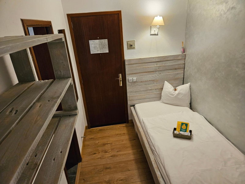 SEVEN Hostal, Cala Millor, Spain