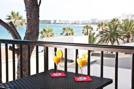 SEVEN Hostal, Cala Millor, Spain