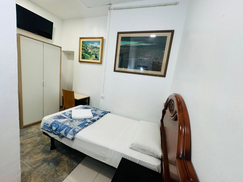 Hostal Mont Thabor, Barcelona, Spain