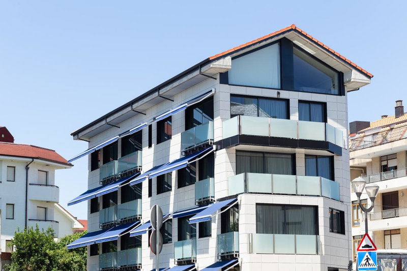 Apartamentos Playa De Los Barcos, Isla, Spain
