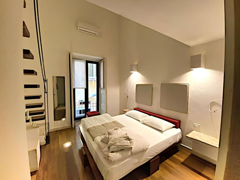 Micalò Art Rooms, Naples, Italy