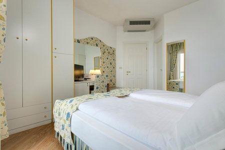 Hotel Cavalieri Palace & Suites, Lido di Jesolo, Italy