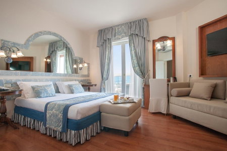 Hotel Cavalieri Palace & Suites, Lido di Jesolo, Italy