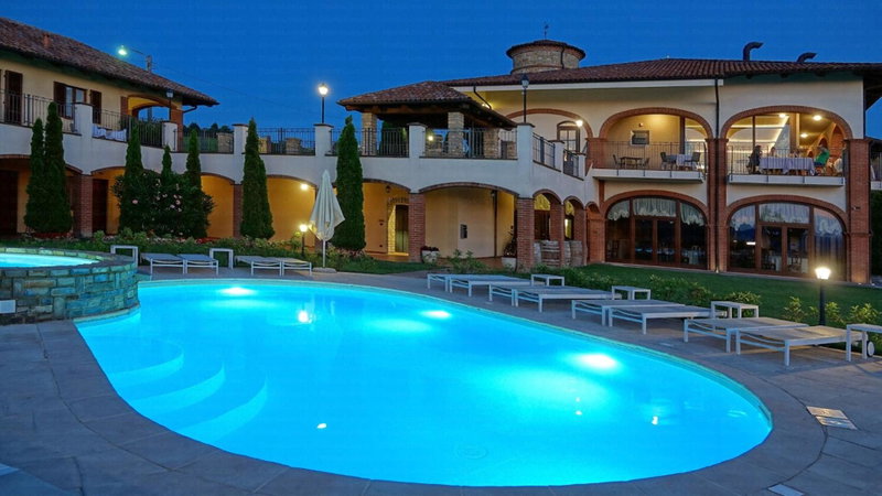 Tota Virginia Antico Podere, Serralunga d'Alba, Italy