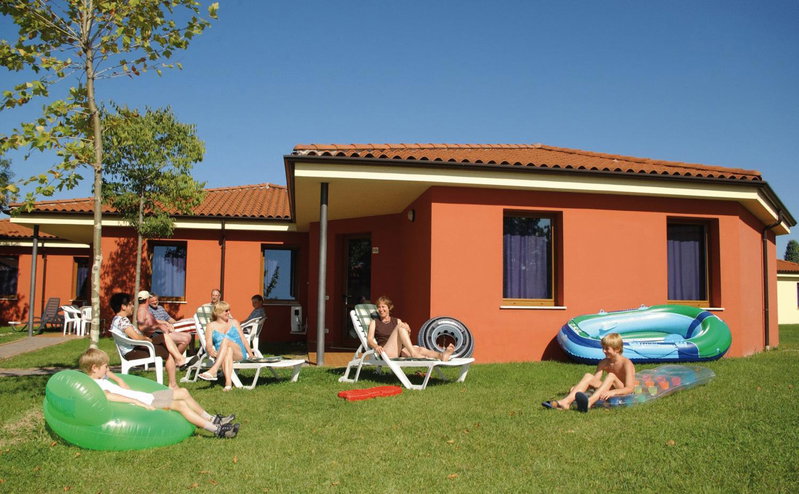 Camping Bella Italia, Peschiera del Garda, Italy