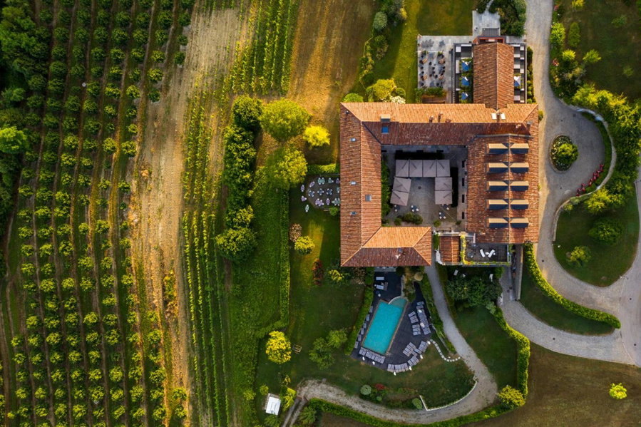 Relais Villa D'Amelia, Benevello, Italy