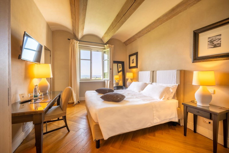 Relais Villa D'Amelia, Benevello, Italy