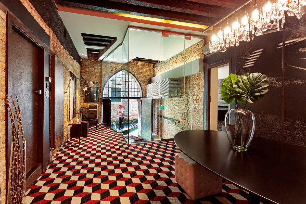 Charming House Iqs, Italien