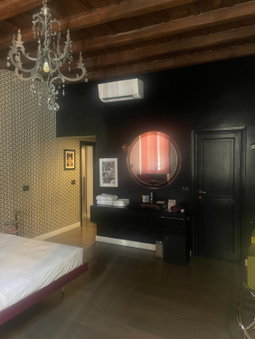 Frattina 57, Rome, Italy