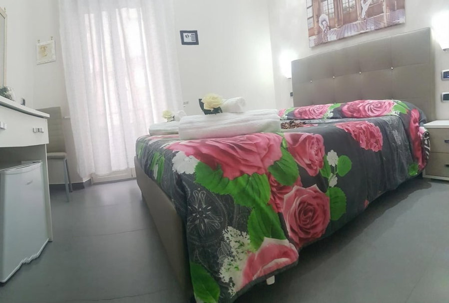 Donn'Anna Bed & Breakfast, Naples, Italy