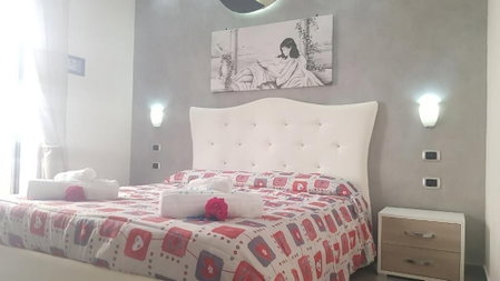 Donn'Anna Bed & Breakfast, Naples, Italy