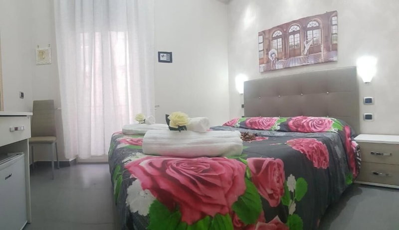 Donn'Anna Bed & Breakfast, Naples, Italy