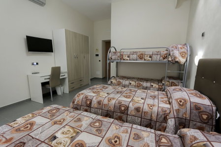Donn'Anna Bed & Breakfast, Naples, Italy