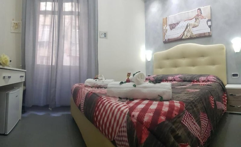 Donn'Anna Bed & Breakfast, Naples, Italy