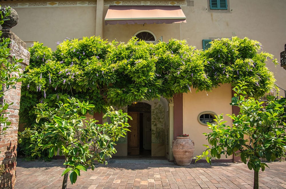 Palazzo di Valli, Italy