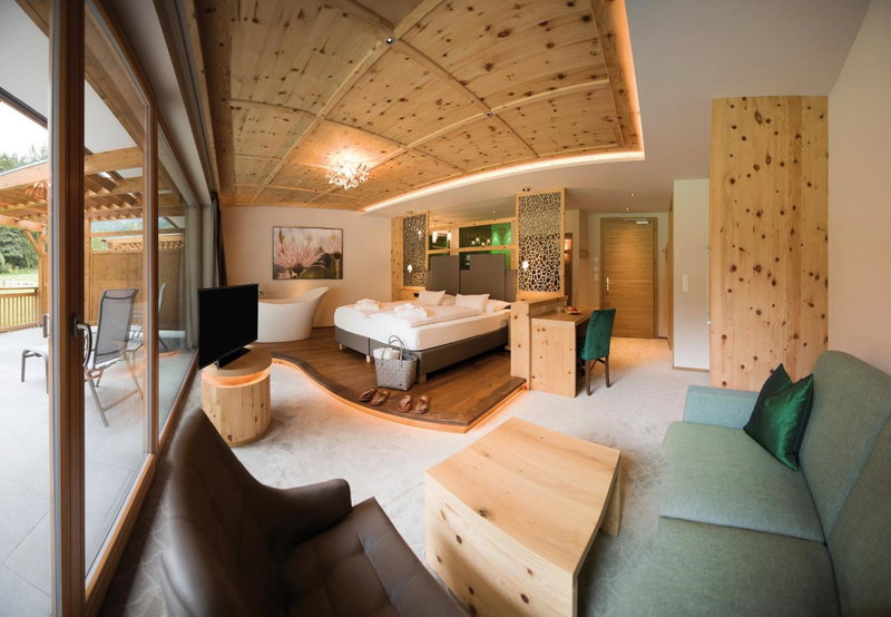 Hotel Weiher Green Lake, Falzes, Italy