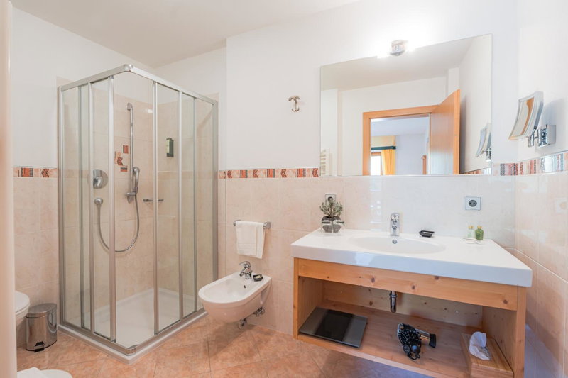 Hotel Weiher Green Lake, Falzes, Italy