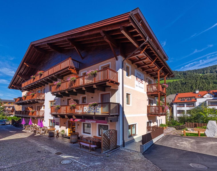 Hotel Rose, Villabassa, Italy