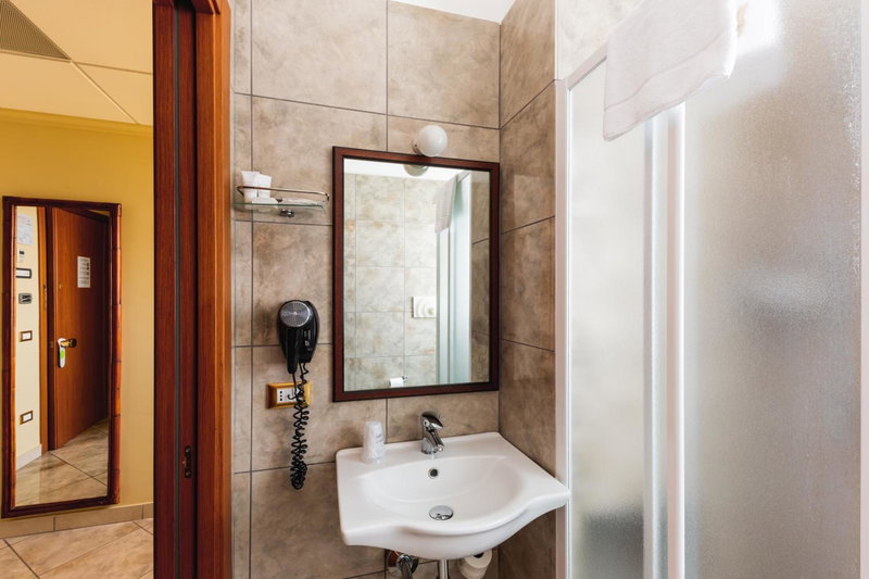 Apulia Hotel Taranto Ara Solis, Lido Azzurro, Italy