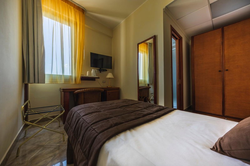 Apulia Hotel Taranto Ara Solis, Lido Azzurro, Italy