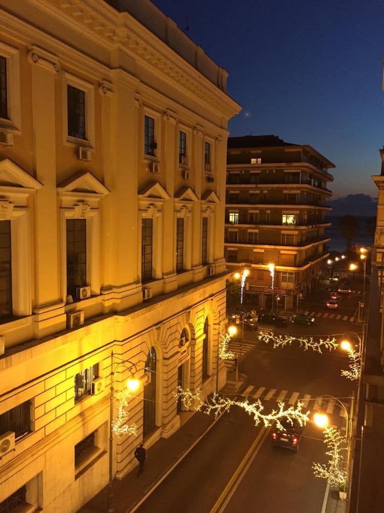 Hotel · Casa Castagna B&B, Salerno