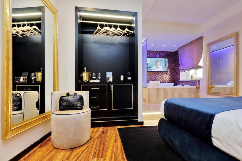 Spanish Diamond Luxury Suites & Jacuzzi, Rome, Italy