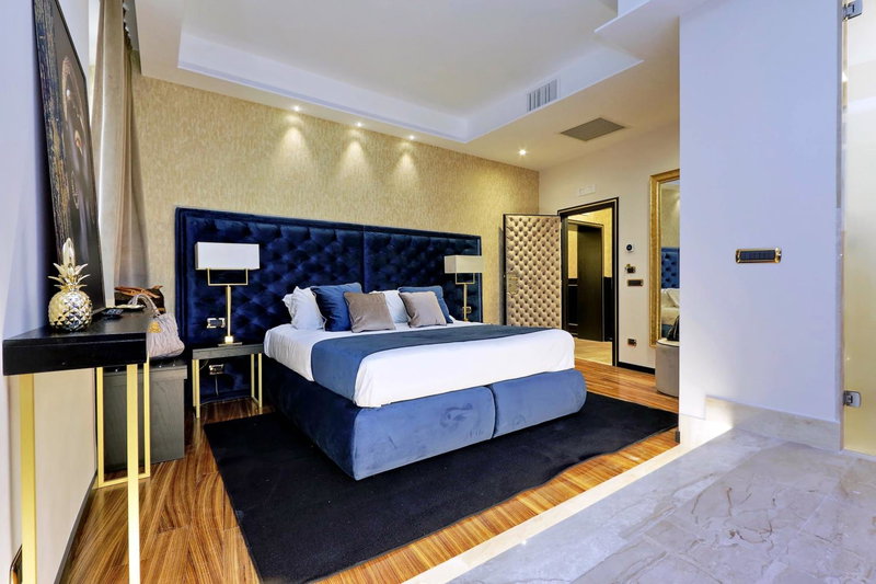 Spanish Diamond Luxury Suites & Jacuzzi, Rome, Italy