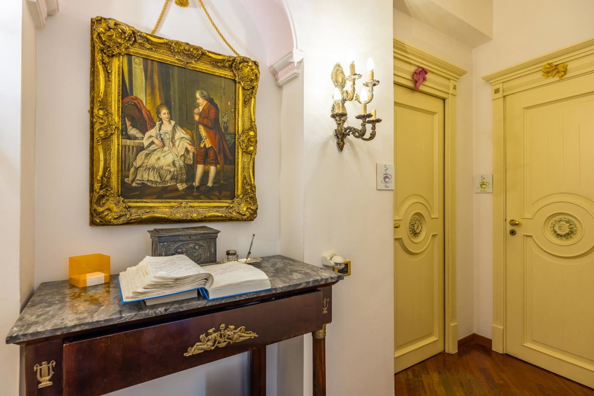 La Casa Di Bruno Napoli, Italy