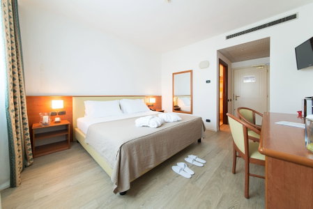 Airport Hotel, Bagnatica, Italy