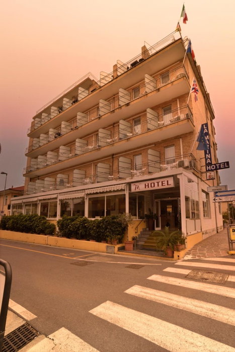 Hotel Ristorante La Marina Mhotelsgroup, San Bartolomeo al Mare, Italy