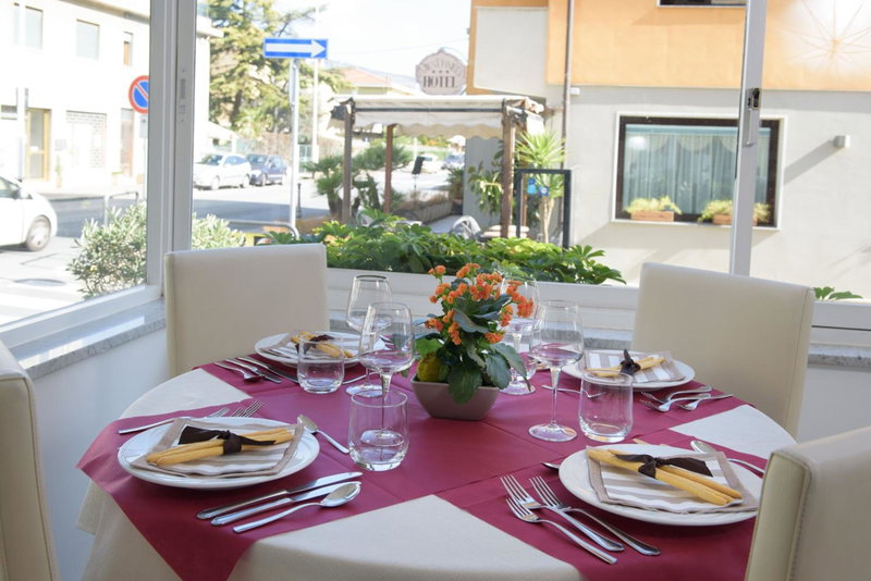 Hotel Ristorante La Marina Mhotelsgroup, San Bartolomeo al Mare, Italy