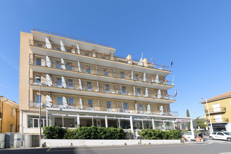 Hotel Ristorante La Marina Mhotelsgroup, San Bartolomeo al Mare, Italy