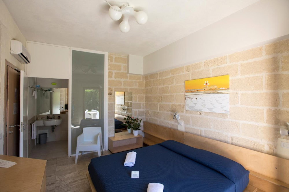 Hotel · Cave Bianche Hotel, Favignana