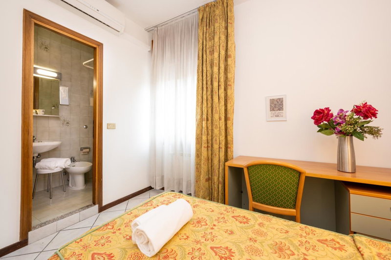 Camelia Rooms Venice Guesthouse, Mestre, Italy