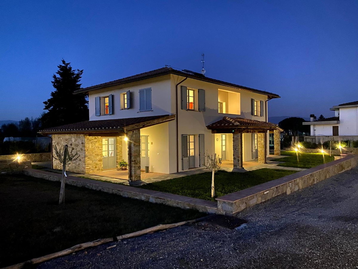 Il Cerro, Италия