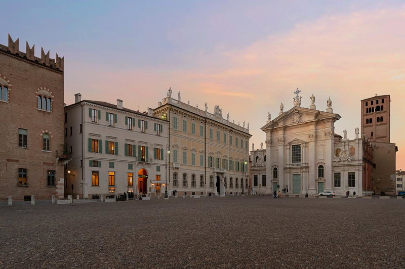 Cà Uberti Palace Hotel, MantegnaHotels, Mantova, Italy