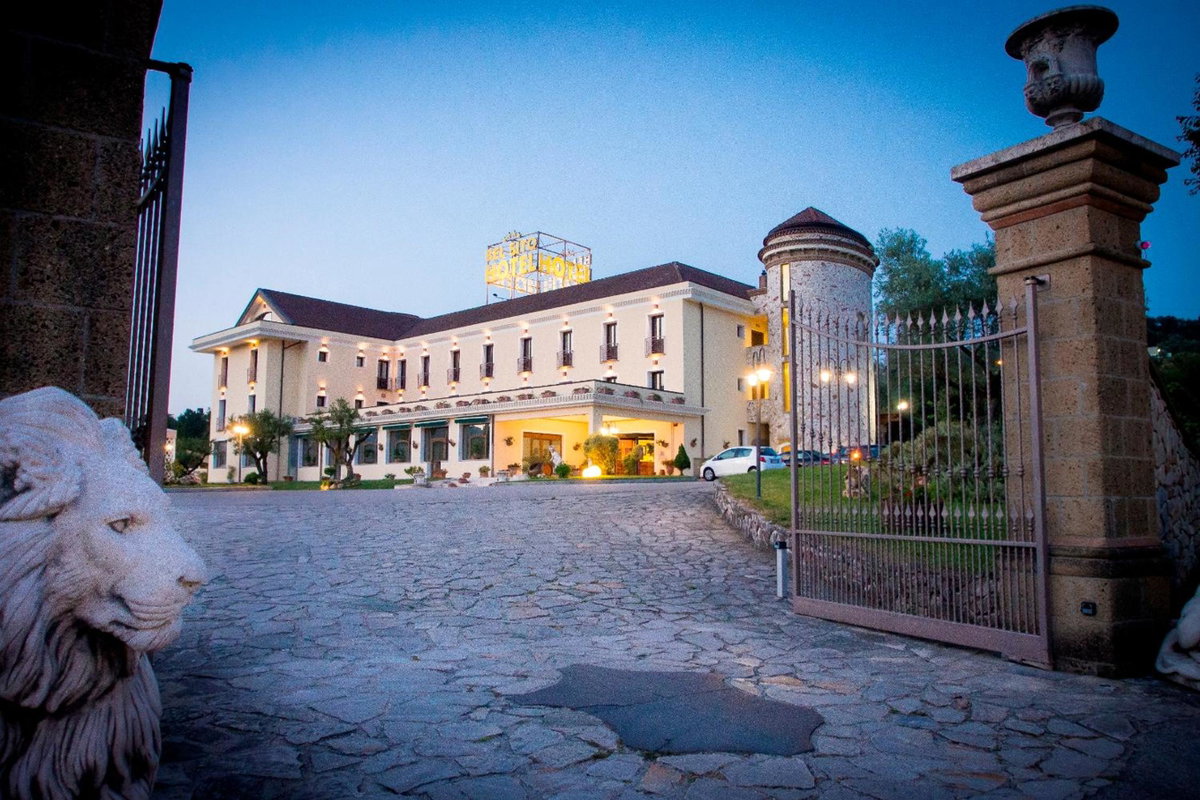 Hotel · Bel Sito Hotel Due Torri, Manocalzati