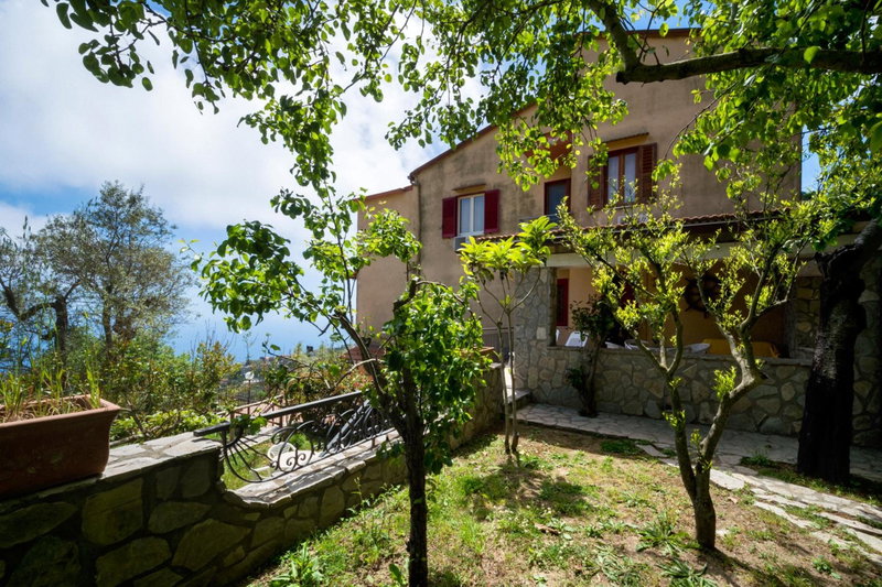 Agriturismo Fattoria Terranova, SantʼAgata sui Due Golfi, Italy