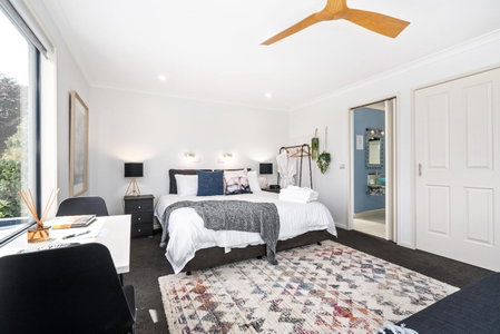 Madsen Retreat, Penguin, Australia
