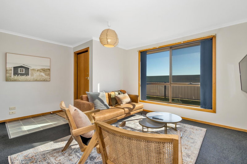 Madsen Retreat, Penguin, Australia